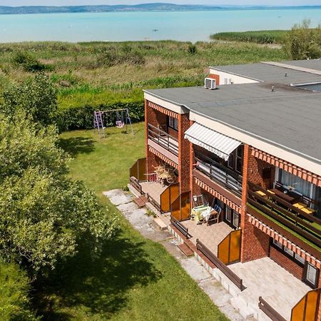 Balatonic Apartman Замарди Экстерьер фото
