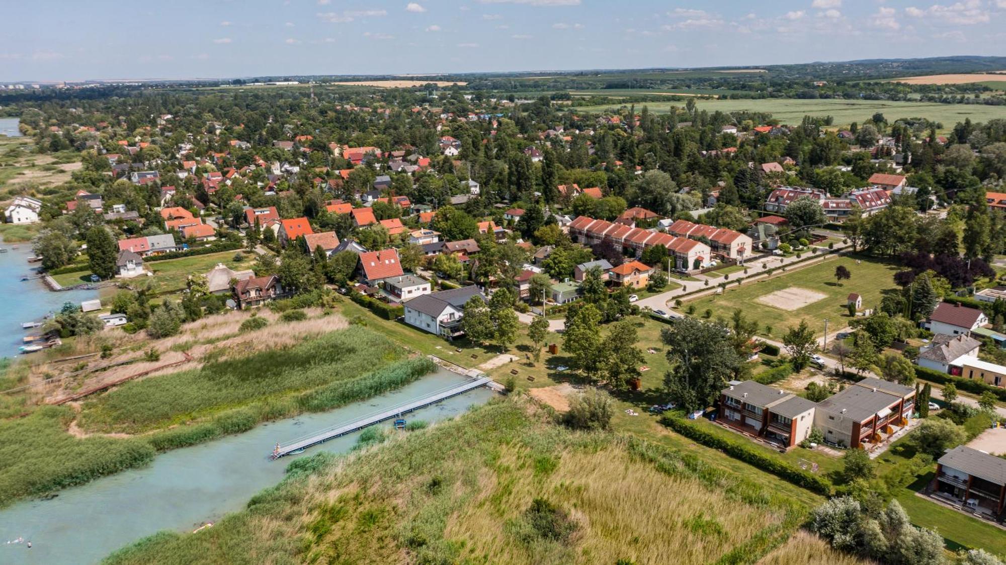Balatonic Apartman Замарди Экстерьер фото